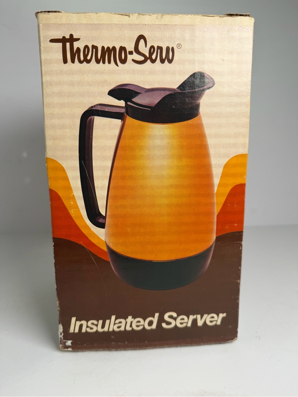 Vintage Thermo-Serv 32 Oz Insulated Server Carafe Harvest Gold Black NIB